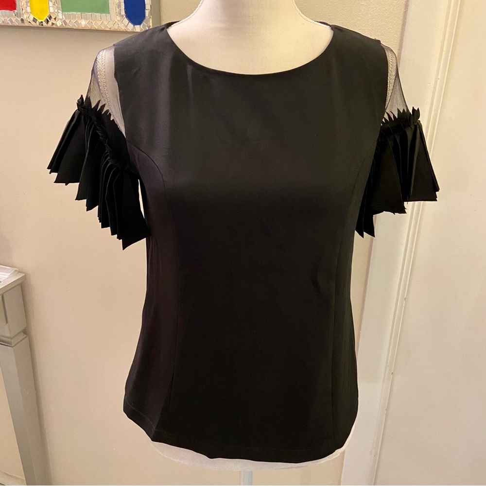 ✨NWT Forever 21 Top with Sleeve Detail
